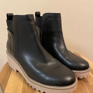 Dolce Vita Black Leather Ankle Boots womens size 8